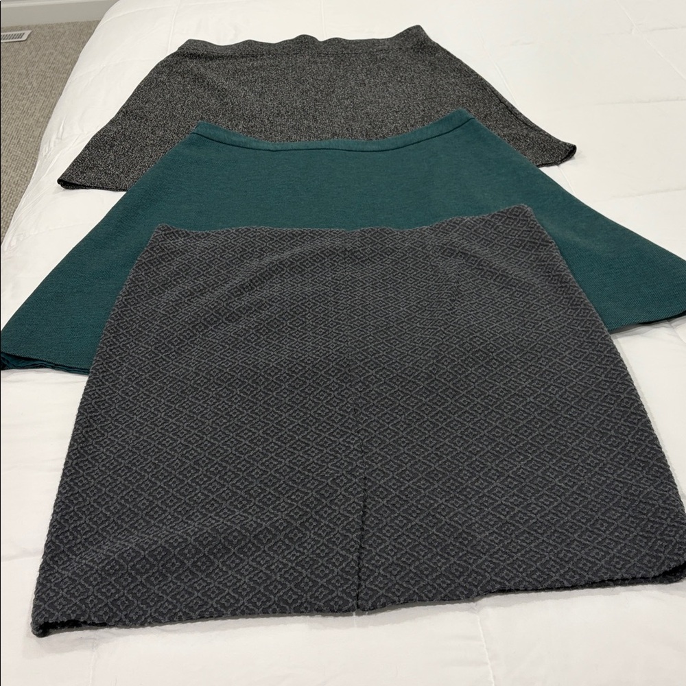 3 skirts - Picture 2 of 8